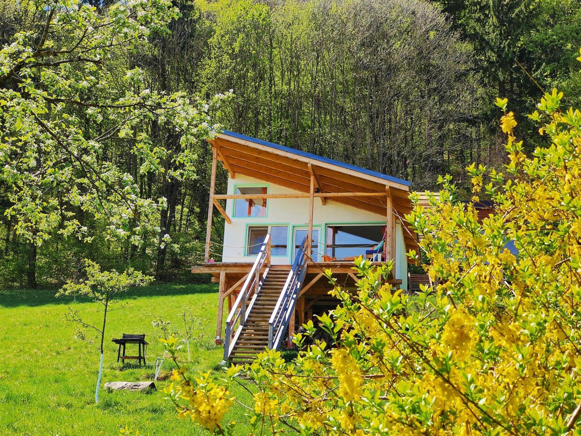 Rainbow Chalet Bran  Exterior photo